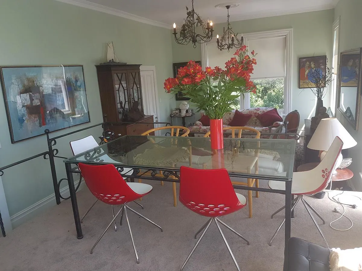 Bed & Breakfast B And B On Hay Street By The Sea Wellington